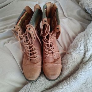 Size 6 height adjustable boots